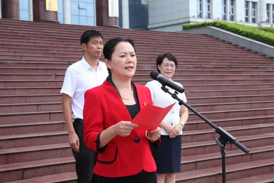 防城港市机关后勤服务中心党组书记,主任李俊美